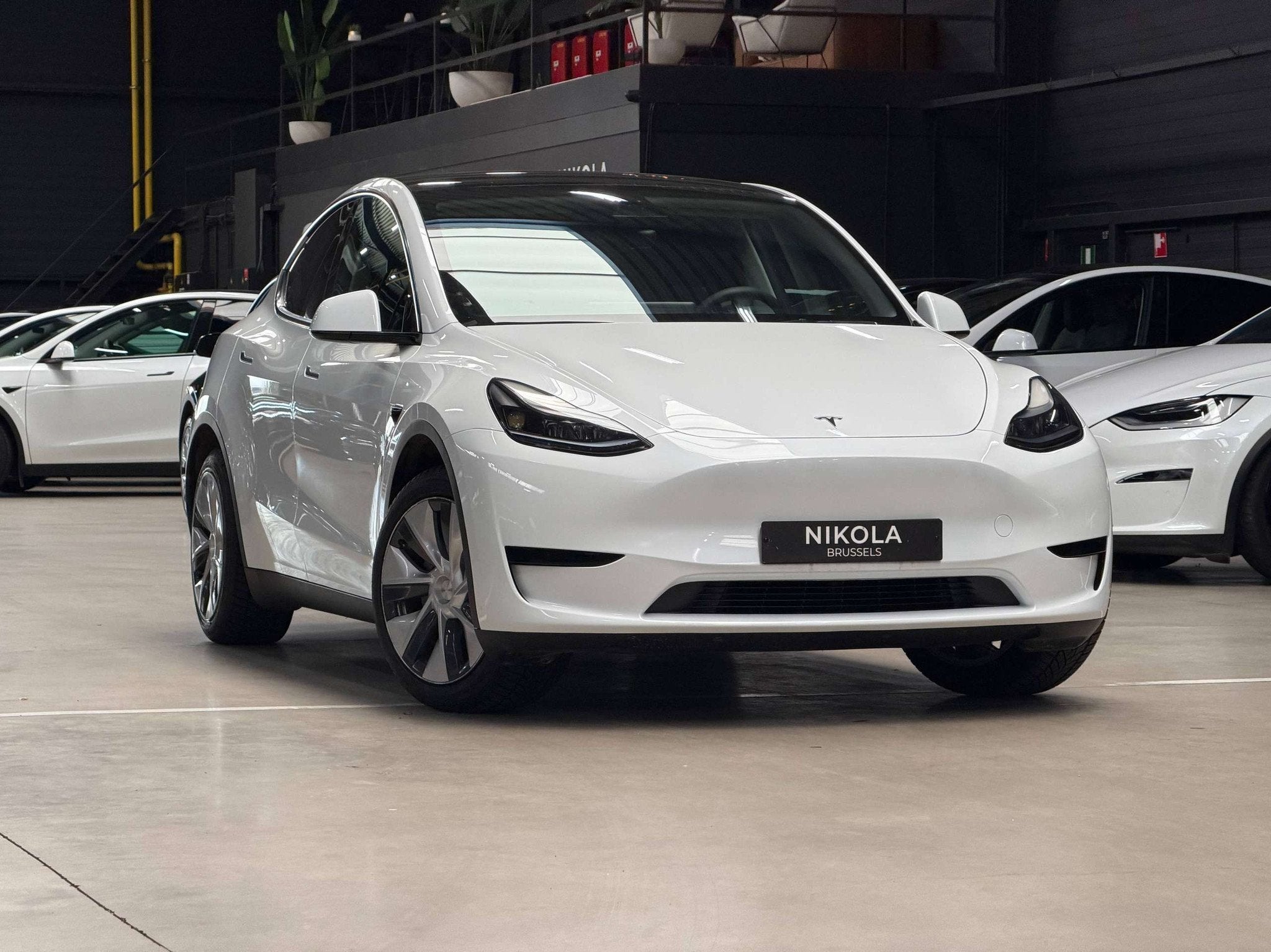 Tesla Model Y RWD - PREMIUM - HIGHWAY AUTOPILOT, Autos, 299 ch, Achat, Entreprise, Noir