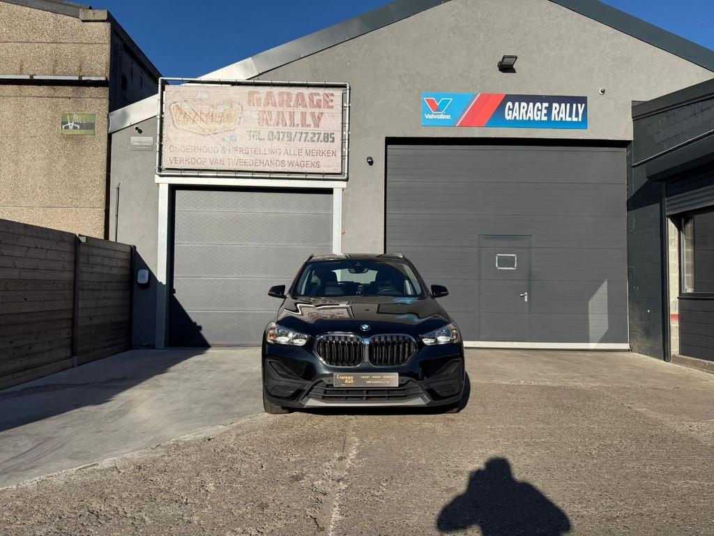 BMW X1 sDrive 18i (bj 2020), Auto's, Stof, Gebruikt, 136 pk, Zwart