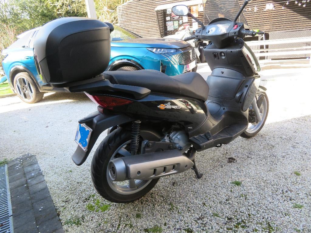 Benelli Café Nero 250 cc, Motoren, 250 cc, Scooter, Particulier, 1 cilinder