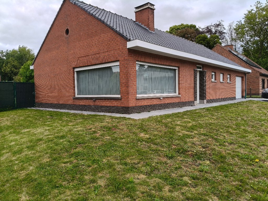 alleenstaande woning te Zonnebeke met hele grote tuin, Immo, Benedenwoning, 500 tot 1000 m², 156 m², 2 kamers