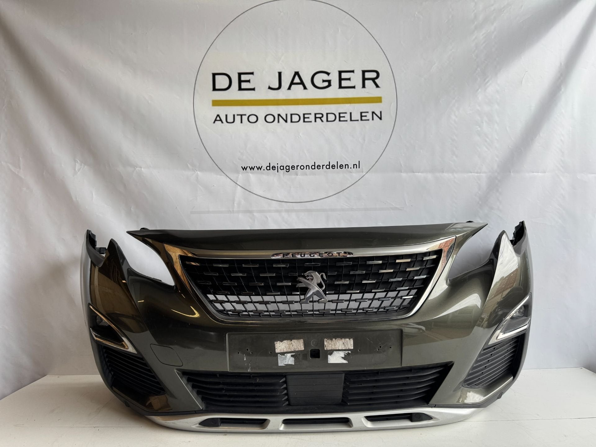 Pare-chocs avant Peugeot 3008 5008 GT 9815499077 6PDC 2016-, Autos : Pièces & Accessoires, Taurusavenue 1
2132 LS  Hoofddorp, NL