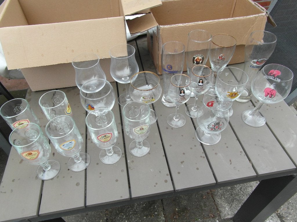 verzameling bierglazen, Enlèvement
