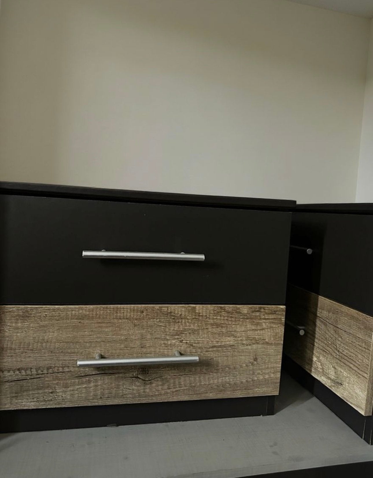 Tables de nuits, Enlèvement, Comme neuf