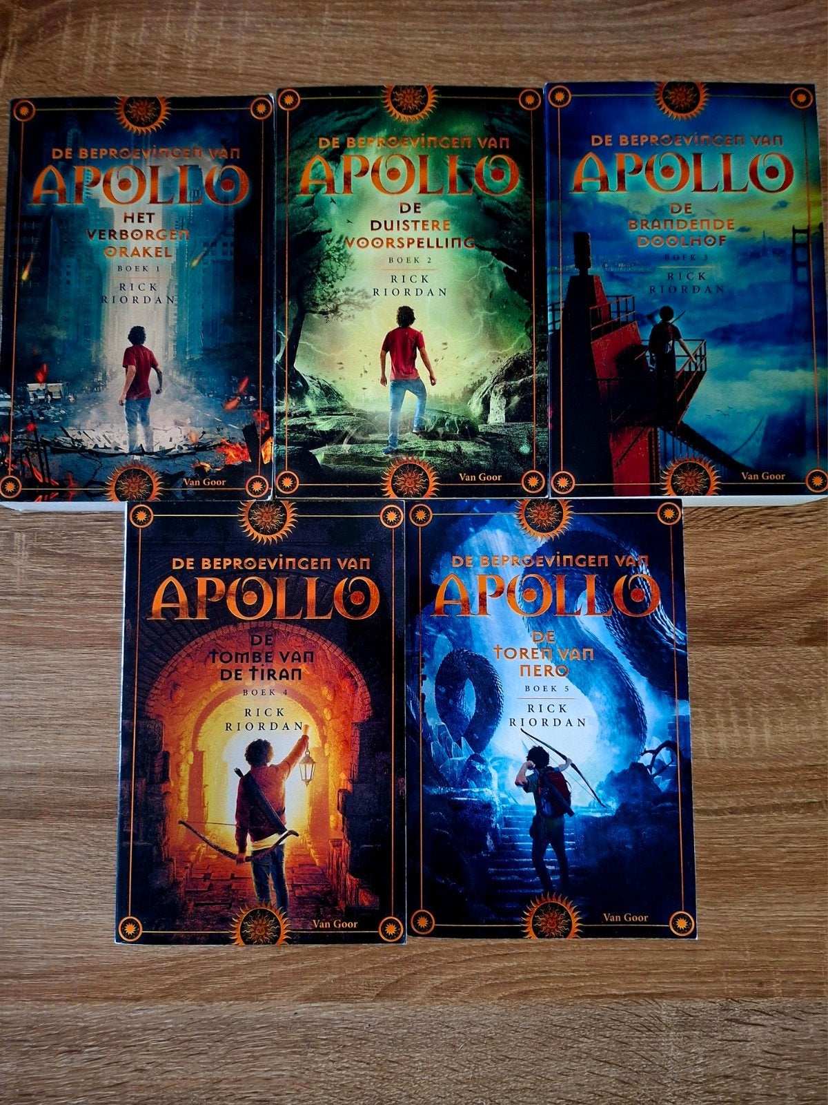 De Beproevingen van Apollo – complete reeks van Rick Riordan, Boeken, Ophalen of Verzenden, Zo goed als nieuw, Rick Riordan