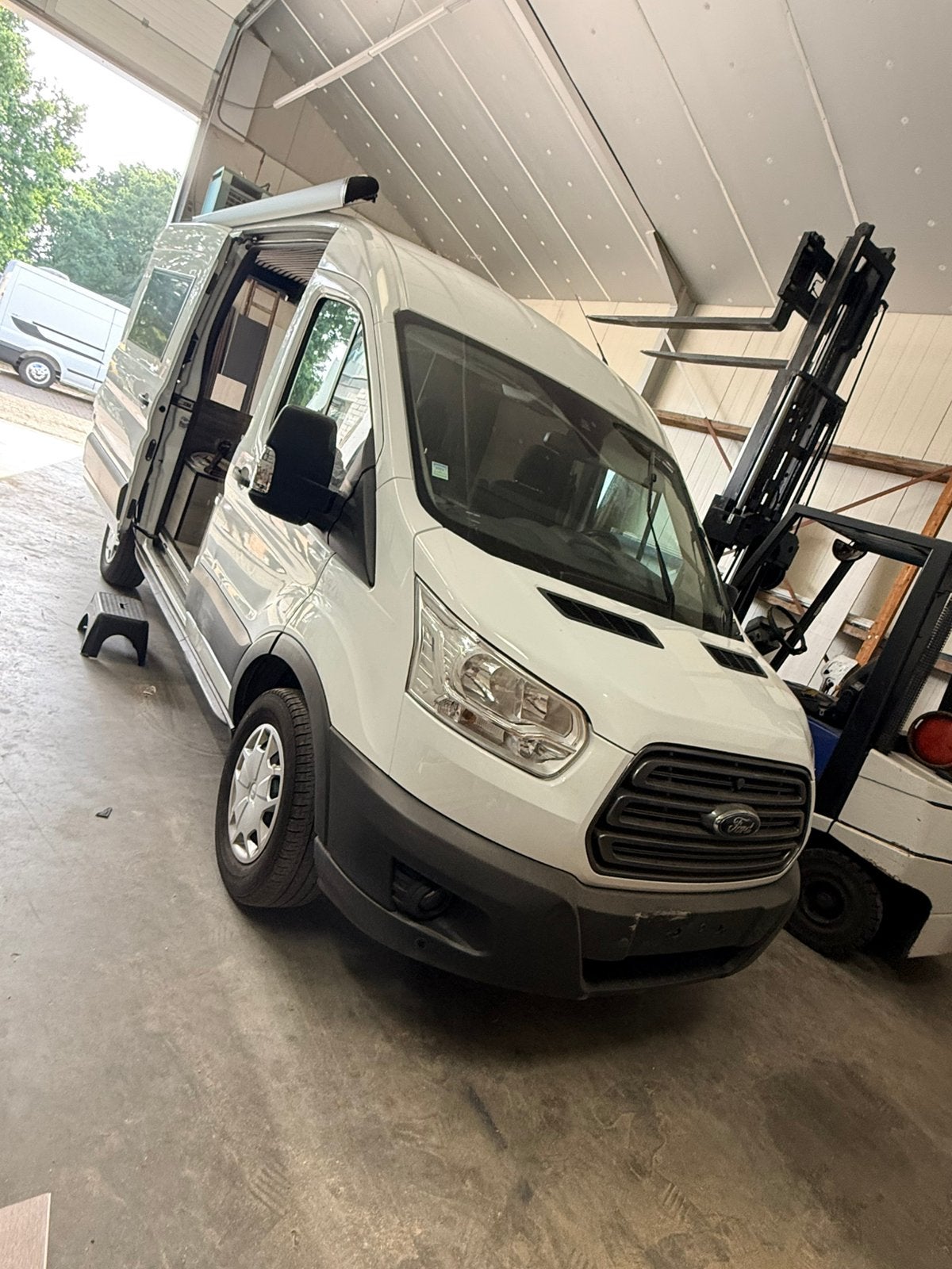 Ford transit campervan 32.000km!!, Caravanes & Camping, Camping-cars, Particulier, Ford, Chaudière, Auvent, Enlèvement