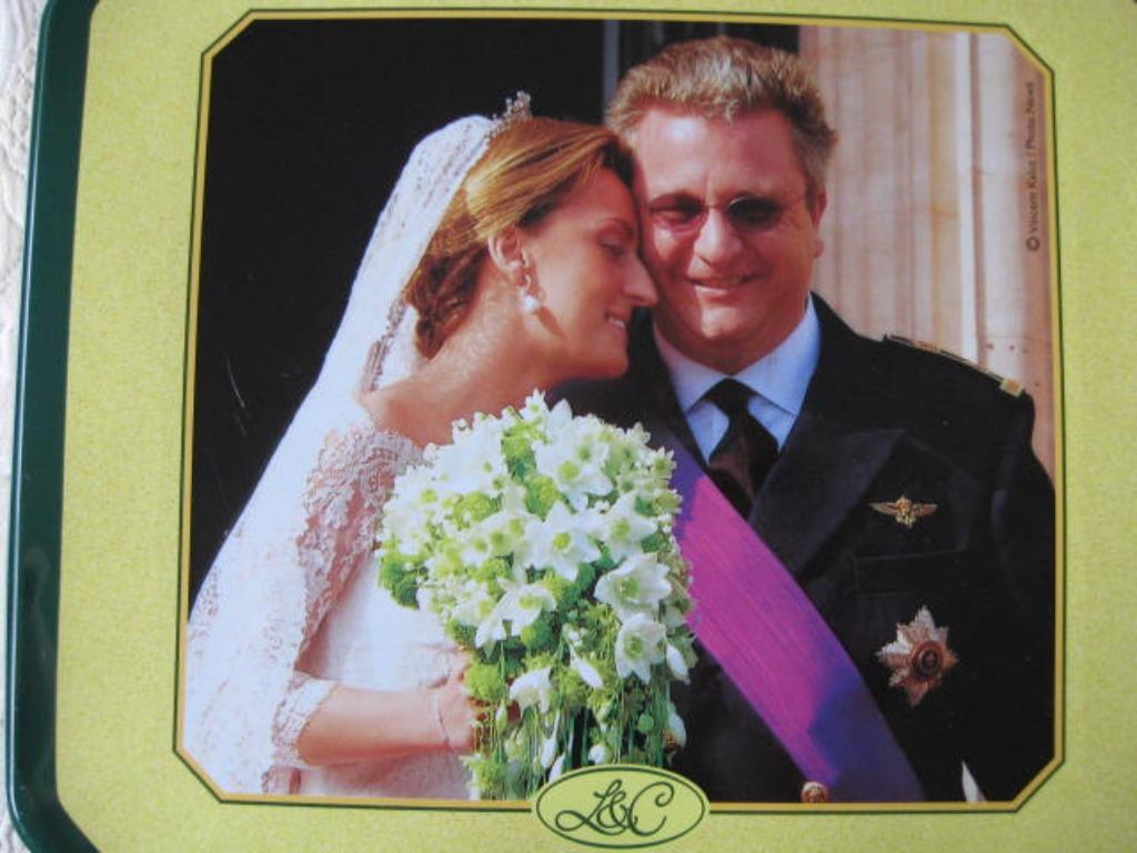 boîte « Delacre » : photo de mariage de Laurent et Claire, Enlèvement, Boîte