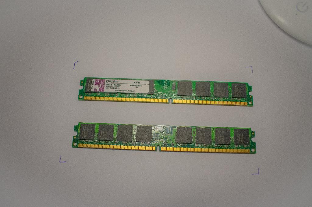 2x Kingston DDR2 2GB RAM, Enlèvement ou Envoi, DDR2, Utilisé, Desktop