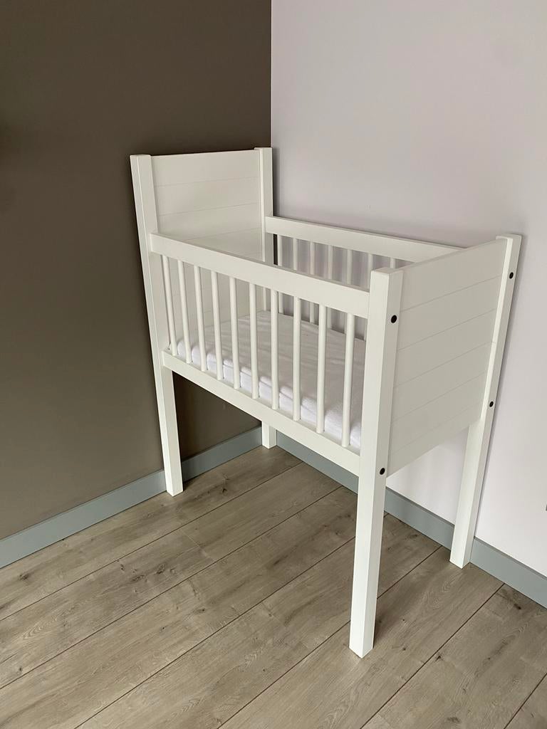 Babybedje, Kinderen en Baby's, Babywiegjes en Ledikanten, Ophalen, Zo goed als nieuw