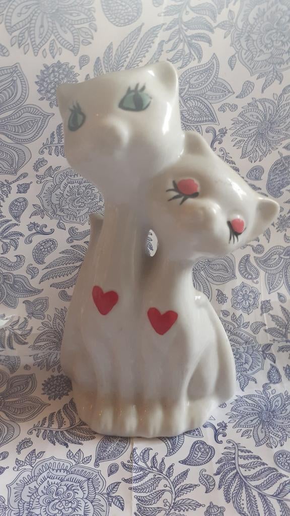 Statue figurine en faience couplé chat amoureux, Collections, Enlèvement ou Envoi, Comme neuf