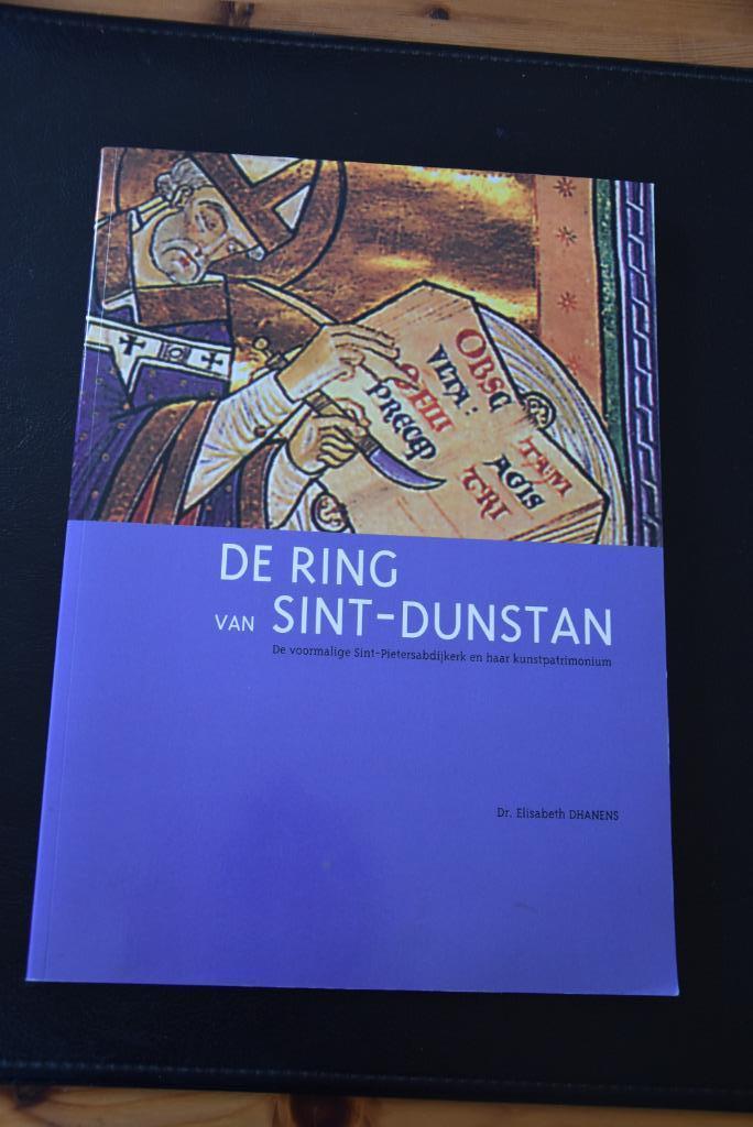 De ring van Sint-Dunstan  De voormalige St-Pietersabijkerk, Envoi