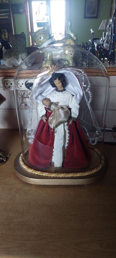 Maria met kind onder glazenstolp 40 cm hoog  zeer mooi, Ophalen