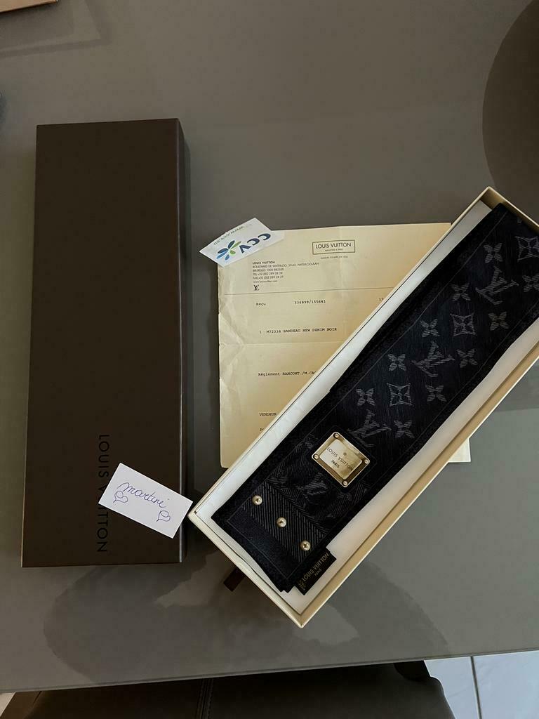 A vendre Bandeau neuf denim noir, par Louis Vuitton, Louis Vuitton, Enlèvement ou Envoi, Comme neuf, Écharpe