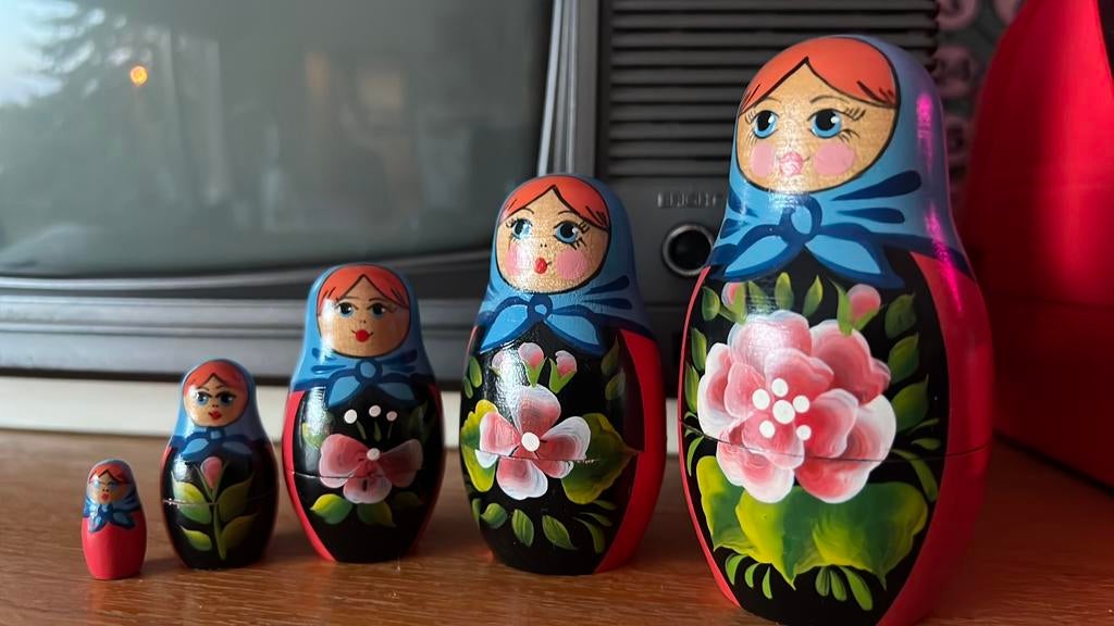poupées matriochka poupées gigognes russes, Enlèvement