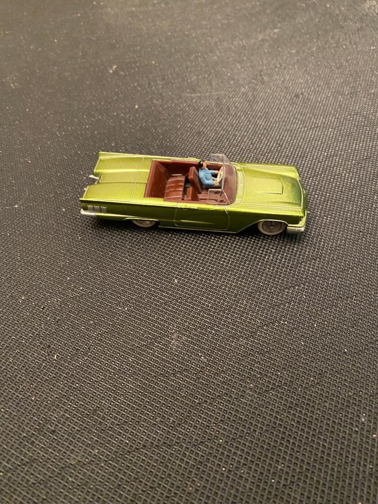 Dinky Toys Ford Thunderbird en parfait état, Enlèvement ou Envoi, Neuf, Voiture, Dinky Toys