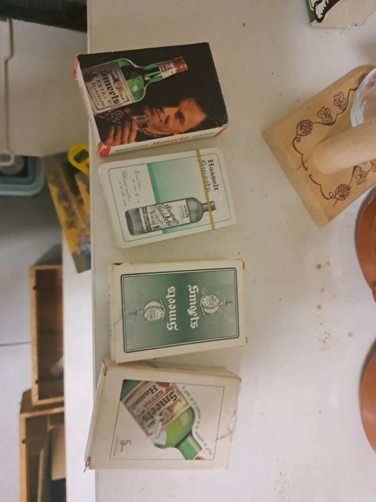 4 jeux de cartes différents créés par Smeets Jenever, Enlèvement ou Envoi, Comme neuf