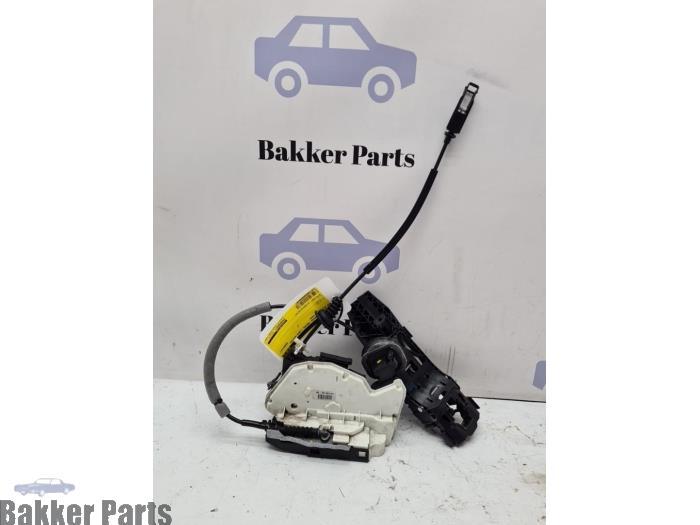 Serrure portière mécanique 4portes arrière gauche d'un Vo, Autos : Pièces & Accessoires, -, Volkswagen, -, 3 mois de garantie
