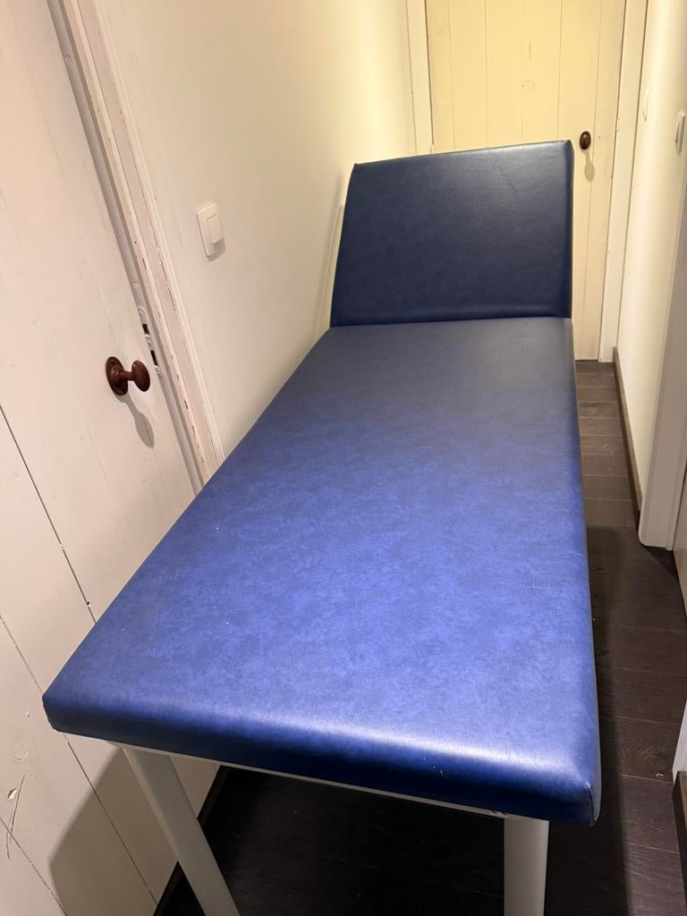 Table de traitement - très robuste, Enlèvement, Utilisé