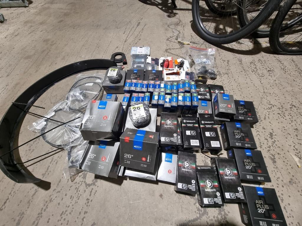 Lot fietsonderdelen van fietsenwinkel, Fietsen en Brommers, Ophalen, Nieuw, Shimano