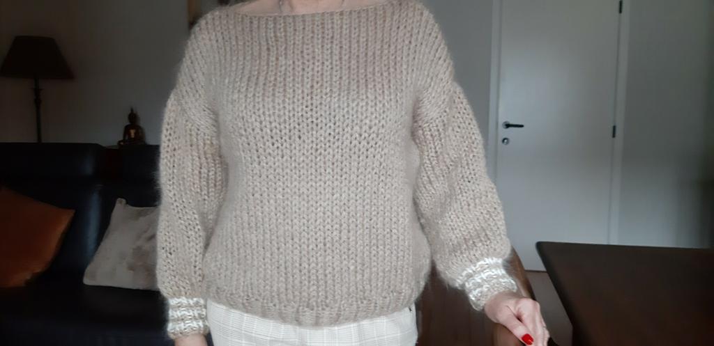 Handmade trui camel kleur, Kleding | Dames, Ophalen of Verzenden, Nieuw