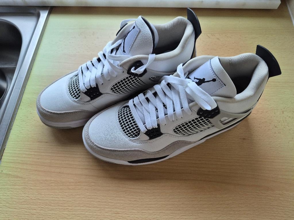 Nieuwe Air Jordan 4 retro military black maat 45, Ophalen, Wit, Nieuw, Sneakers