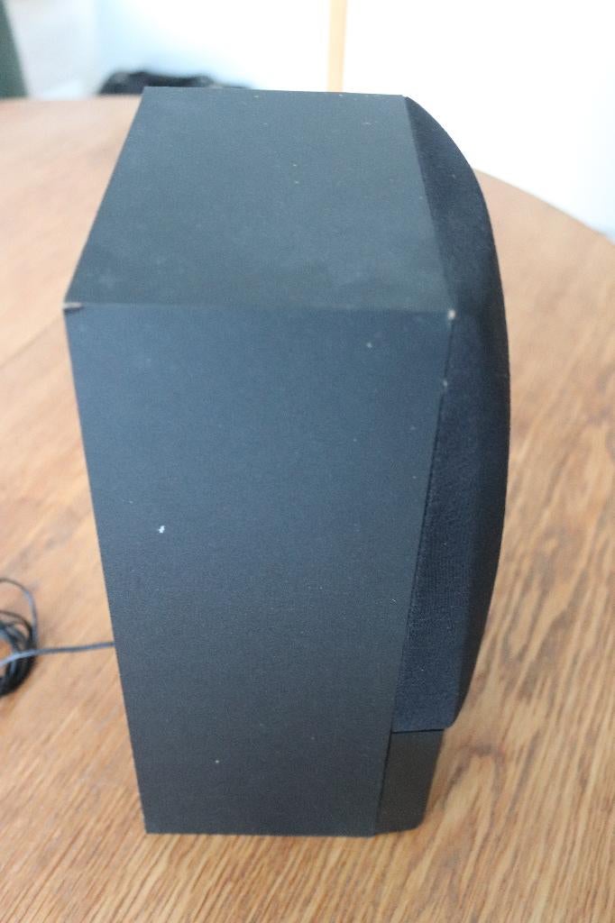 Twee zwarte Sharp boekenplank luidsprekers, Audio, Tv en Foto, Luidsprekerboxen, Gebruikt, Minder dan 60 watt, Front, Rear of Stereo speakers