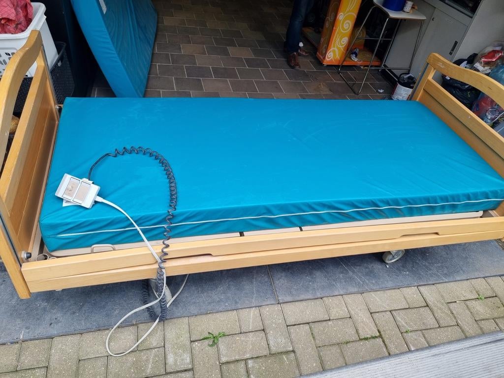 Elektrische ziekenhuisbed, Ophalen of Verzenden