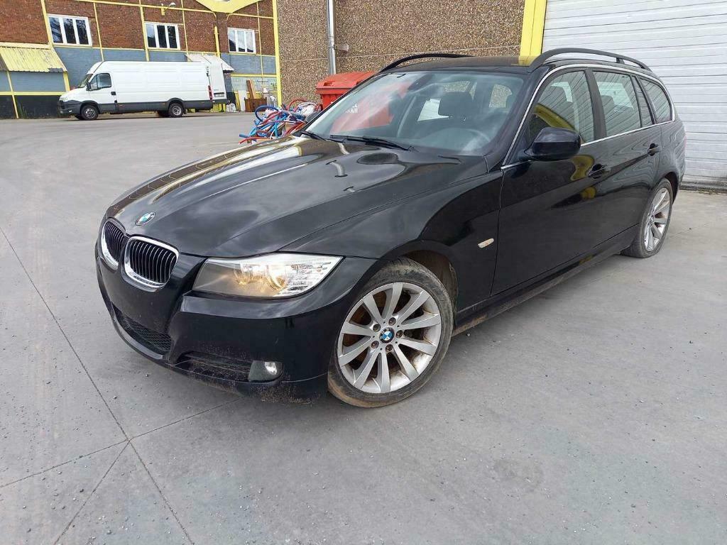 bmw 318d touring 2010 euro 5, Auto's, 100 kW, Euro 5, Zwart, 4 cilinders