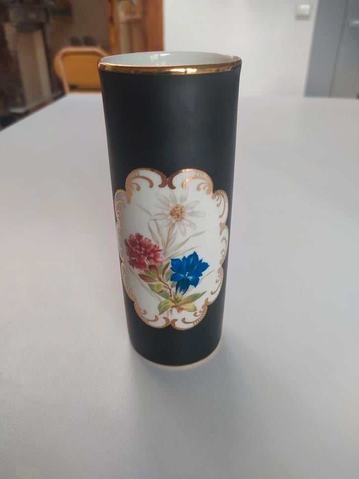 Royal porseleinen vaasje, handwerk, Enlèvement ou Envoi