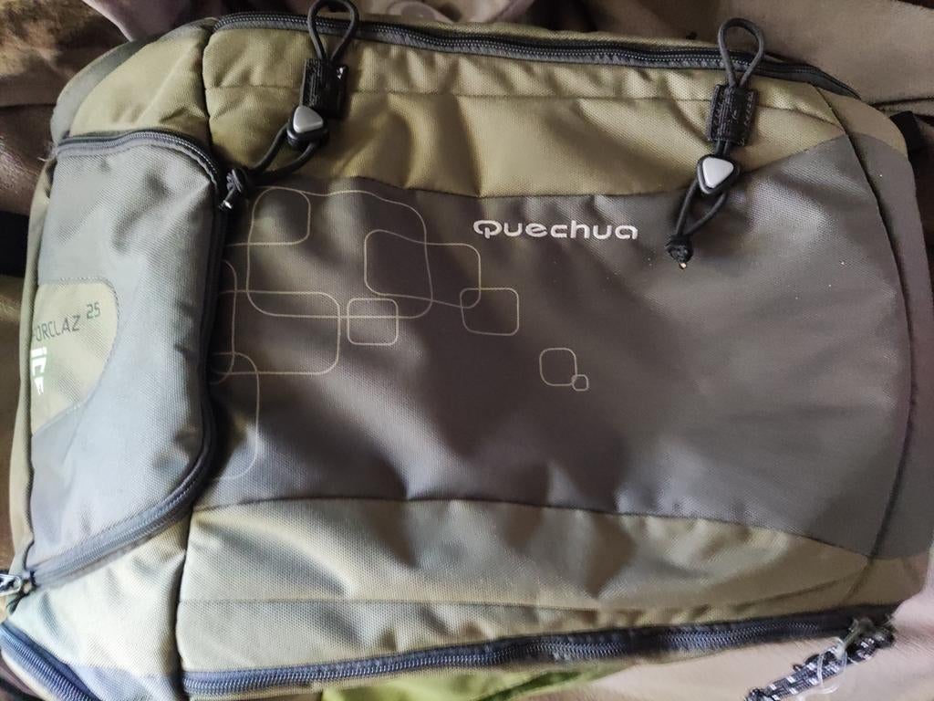 Quechua - sac à dos vert-gris F25 Ice, Enlèvement ou Envoi, Comme neuf