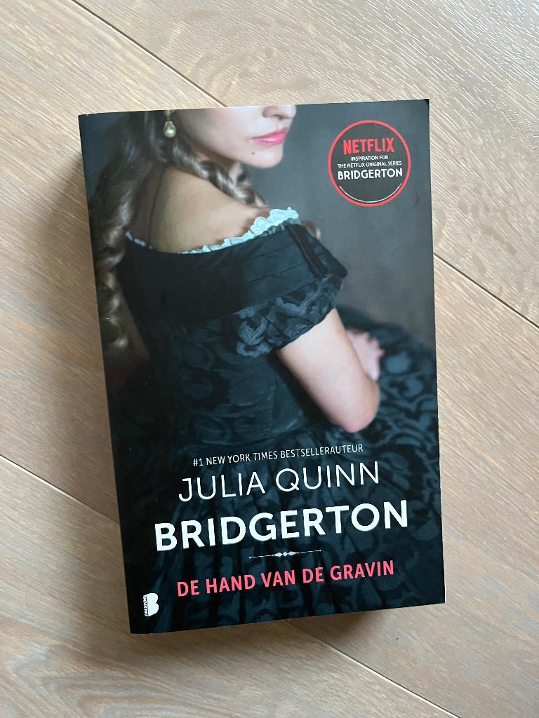Boeken Julia Quinn (Bridgerton) en Evi Dunmore, Boeken, Romans, Zo goed als nieuw, België, Ophalen