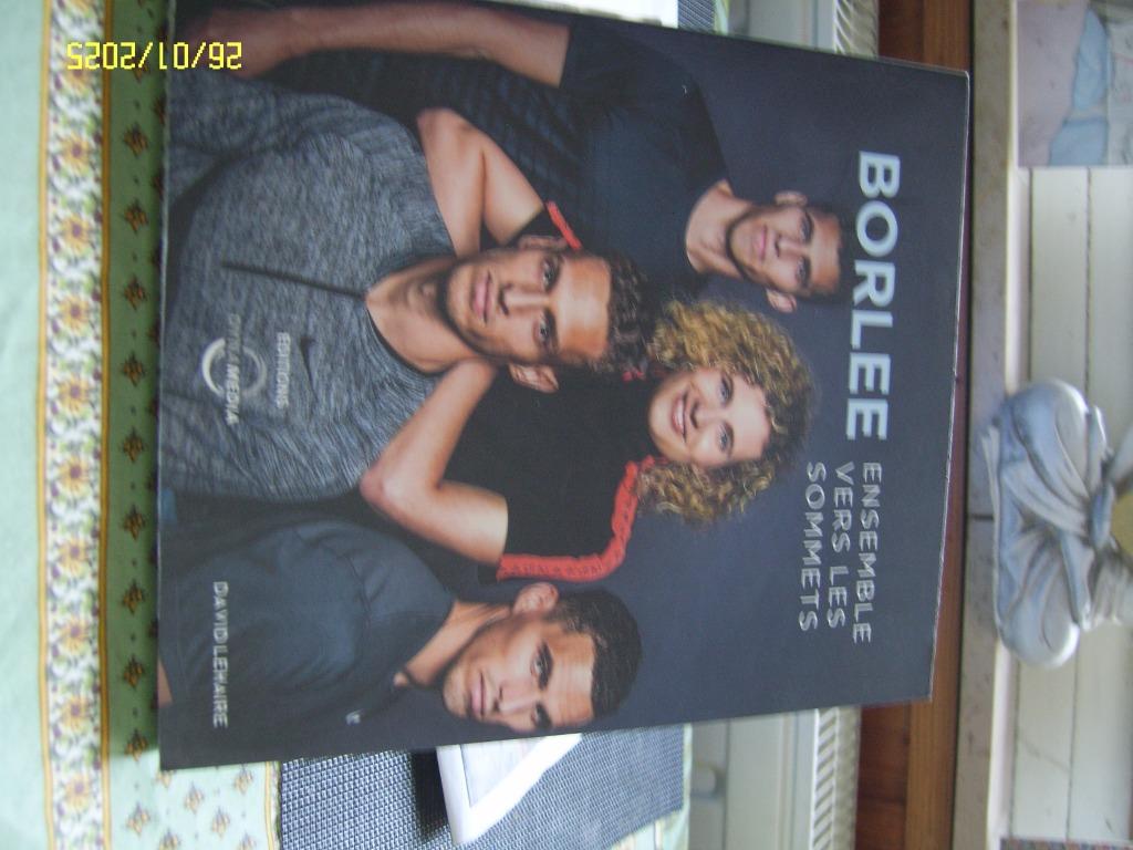 2 beaux livres de sport à prix bas  pour amateur !, Enlèvement, Neuf