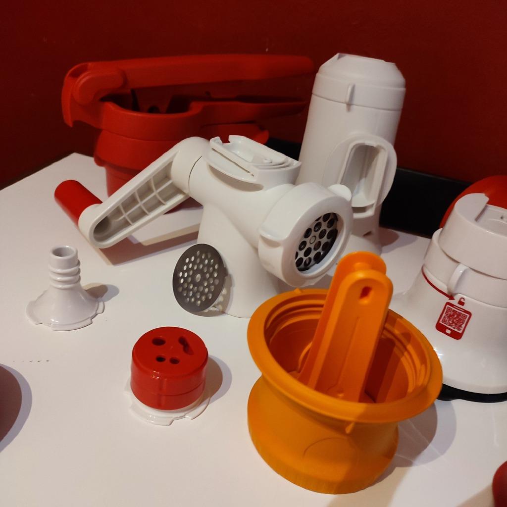 TUPPERWARE - AdaptaChef + accessoires, Enlèvement ou Envoi, Comme neuf, Rouge, Autres types