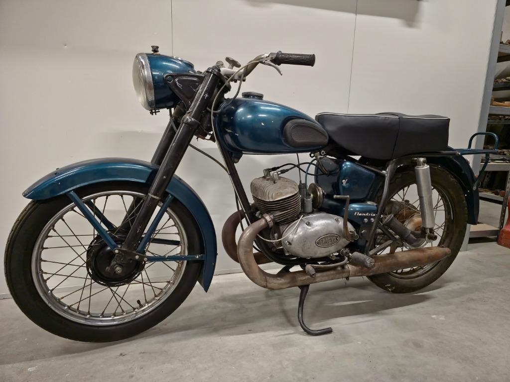 Flandria 250cc twin ZELDZAAM, Motos, Motos | Oldtimers & Ancêtres, Enlèvement ou Envoi