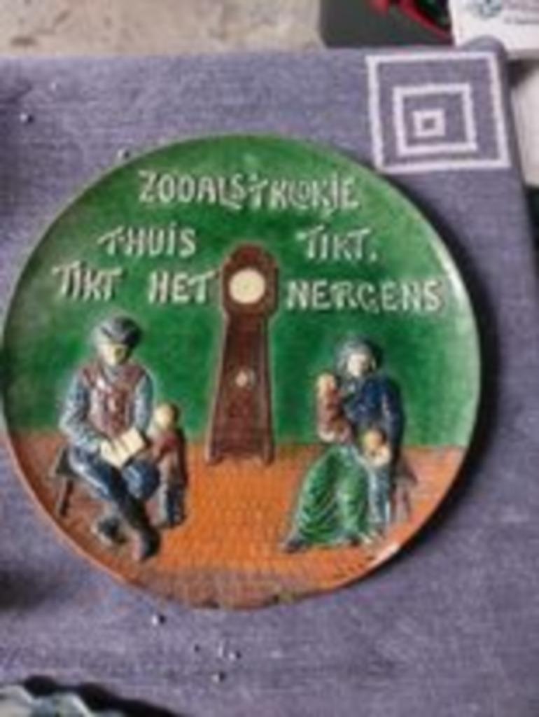 2 borden aardewerk met spreuk, Antiek en Kunst, Ophalen