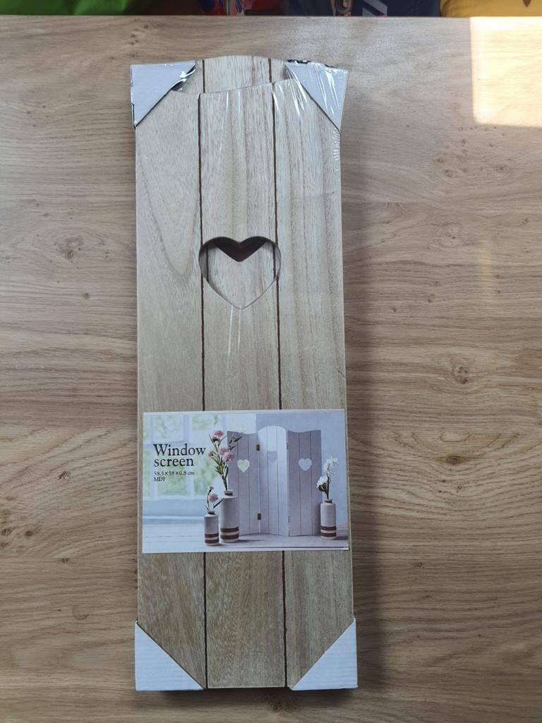 Raamscherm met harten voor valentijn. Nieuw in verpakking, Ophalen, Zo goed als nieuw