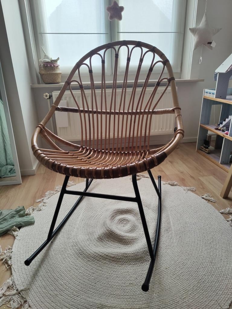 Rotan schommelstoel, Ophalen, Zo goed als nieuw