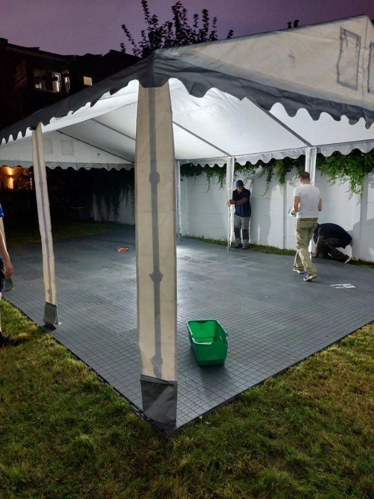tentvloer partyvloer te huur, Hobby en Vrije tijd, Ophalen of Verzenden, Zo goed als nieuw