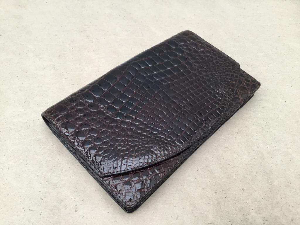 Sac à main pochette en faux cuir de crocodile couleur marron, Enlèvement ou Envoi, Comme neuf, Brun, Sac de soirée