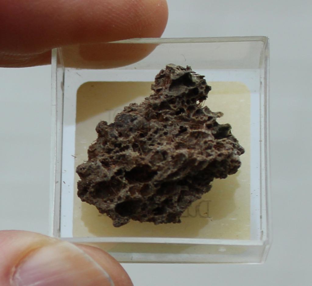 AMPHIBOOL uit Eifel in DUITSLAND, Verzamelen, Ophalen of Verzenden, Mineraal