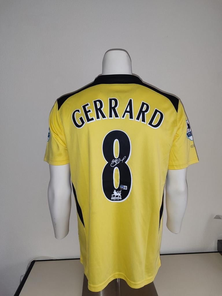 Steven Gerrard a signé le maillot de Liverpool avec le coach, Collections, Articles de Sport & Football, Maillot, Enlèvement ou Envoi