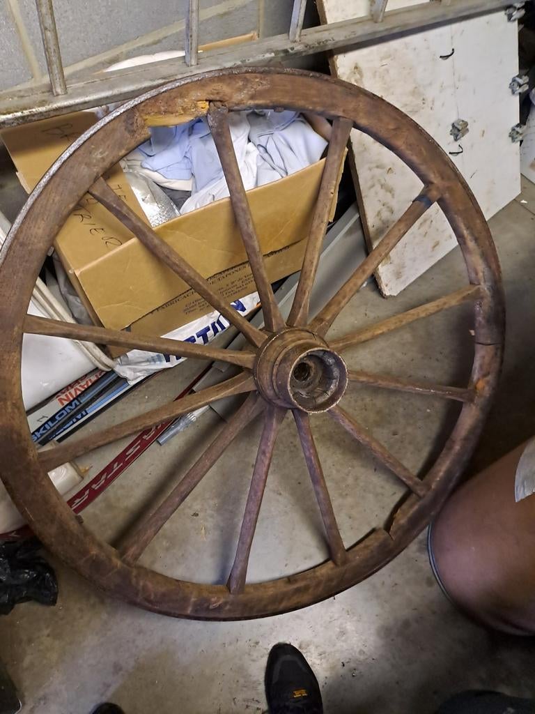Grande roue de charrette  1,20m diametre, Ophalen