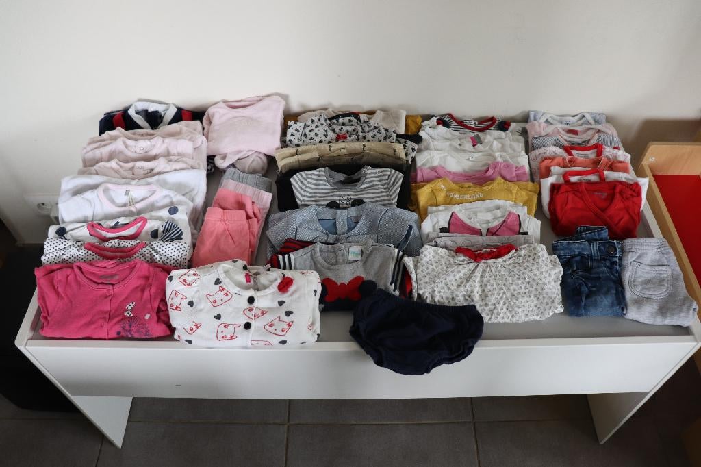 Lot vêtements FILLE - 6 mois, Enlèvement, Utilisé