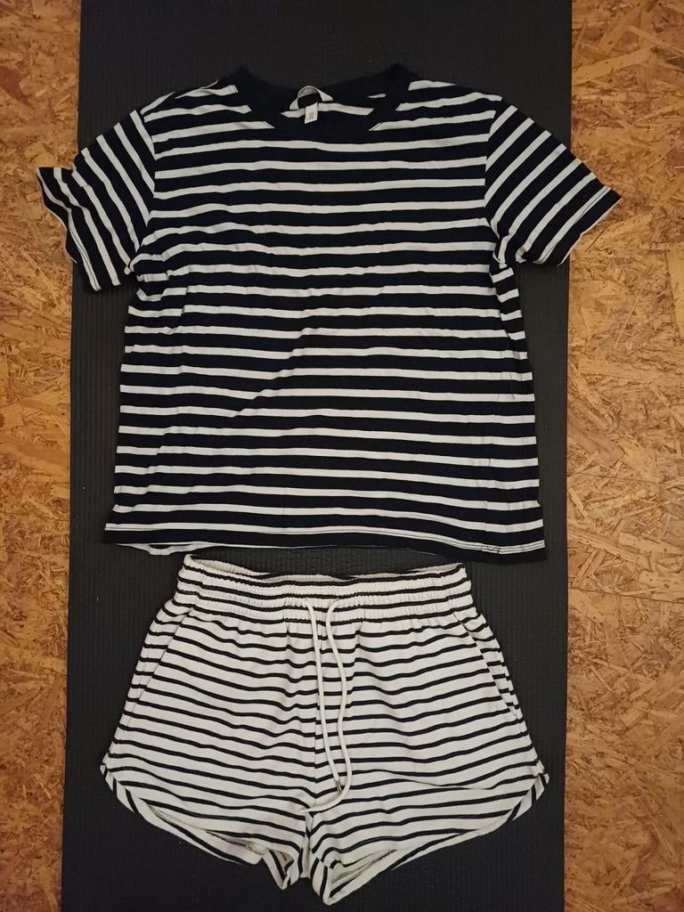 Pyjama short- t-shirt, Vêtements | Femmes, Pyjamas, Enlèvement ou Envoi