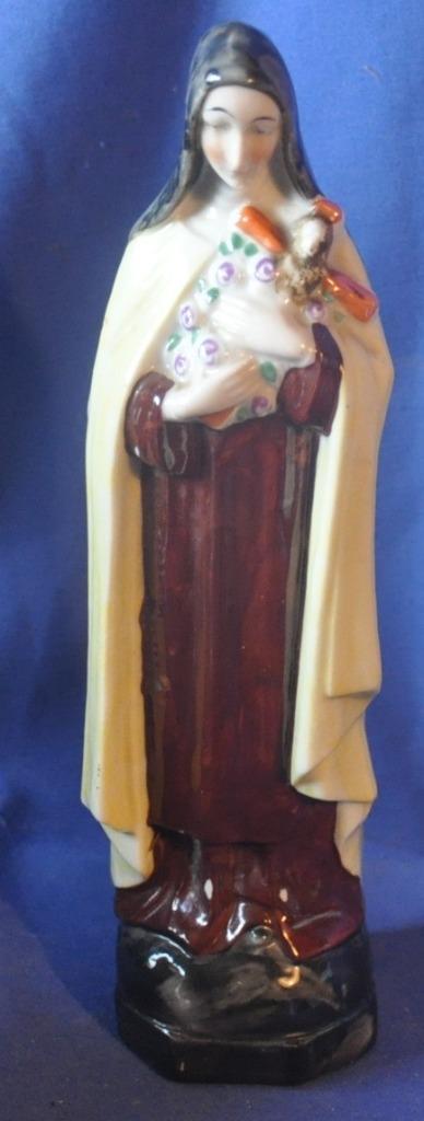 sainte therese en porcelaine colorée, Antiquités & Art, Antiquités | Objets religieux, Enlèvement ou Envoi