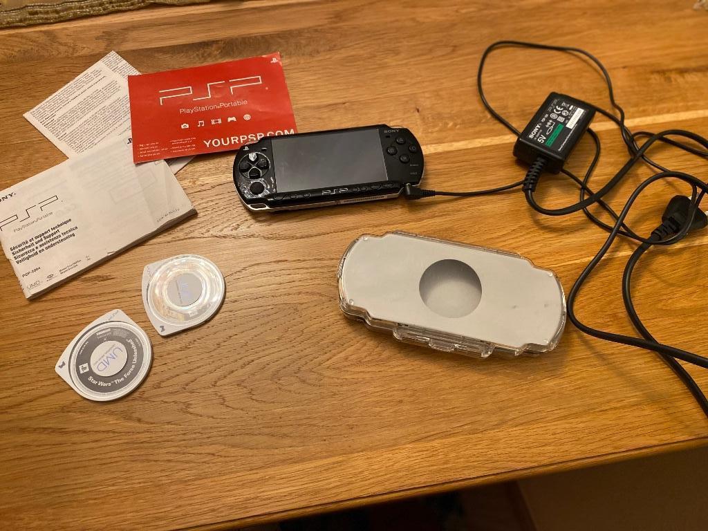 PSP-2004, Consoles de jeu & Jeux vidéo, Enlèvement, Utilisé, PSP, Avec jeux