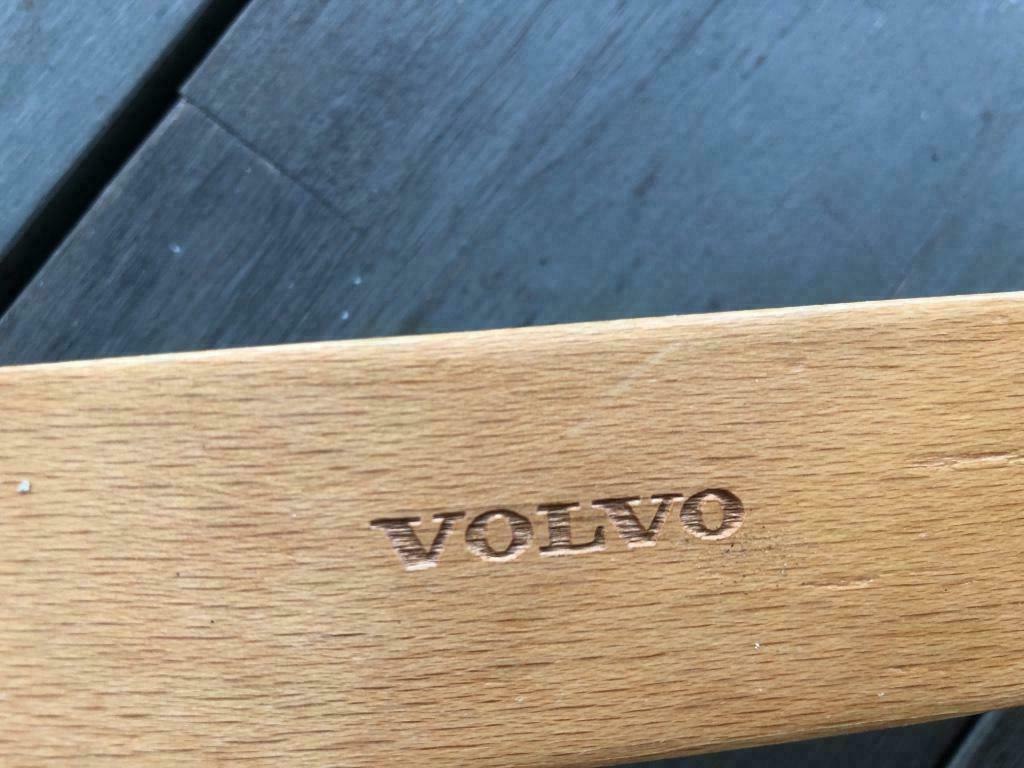 Volvo multiplex houten documenthouder 39cm x 3,5cm x 1,3c, Antiek en Kunst, Kunst | Beelden en Houtsnijwerken, Verzenden