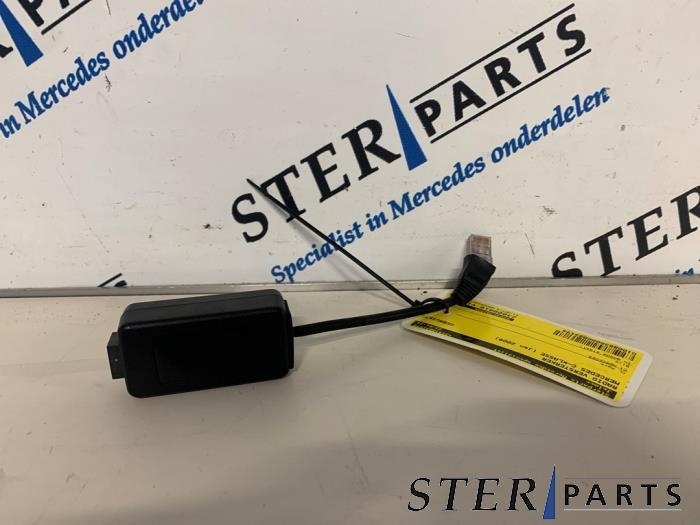 Radio versterker van een Mercedes C-Klasse, Auto-onderdelen, Ophalen of Verzenden, 3 maanden garantie, Gebruikt, Mercedes-Benz