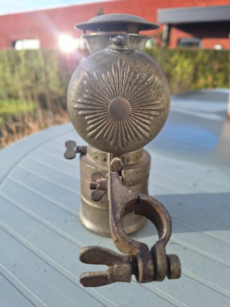 Antieke Carbid Fietslamp – Jaren '20/'30 – Met zonnemotief, Ophalen of Verzenden