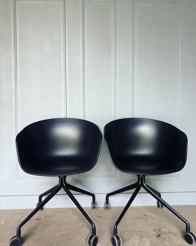 2 HAY About A Chair AAC24 design stoelen, Huis en Inrichting, Ophalen of Verzenden, Zwart, Metaal, Twee