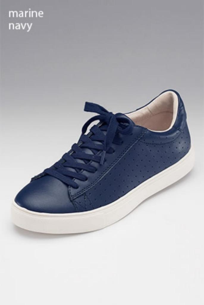 CHAUSSURE Femme 38 Damart NEUF Bleu Marine / Tennis / Basket, Neuf, Enlèvement, Bleu, Damart